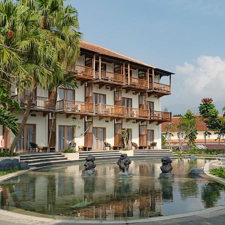 Novus Giri Resort y Spa Puncak Exterior foto